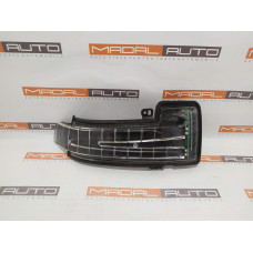 Повторитель указателя поворота на зеркале правый MERCEDES A1668200221