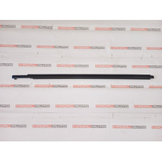 Молдинг черный Black Edition передней правой двери у стекла LEXUS LX TOYOTA LAND CRUISER 200 75710-60090
