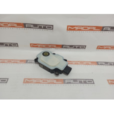 Моторчик жалюзи радиатора AUDI PORSCHE VW 95B965501L